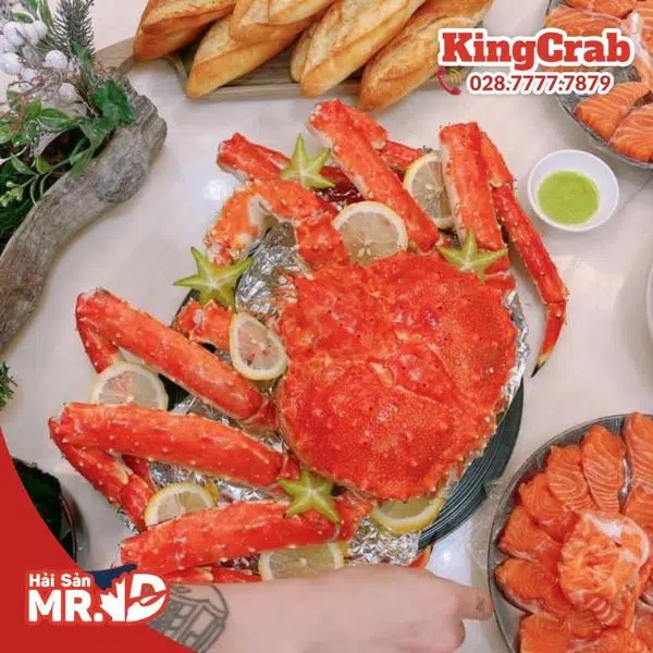 Cua hoàng đế đỏ có đặc điểm gì, sống ở đâu?