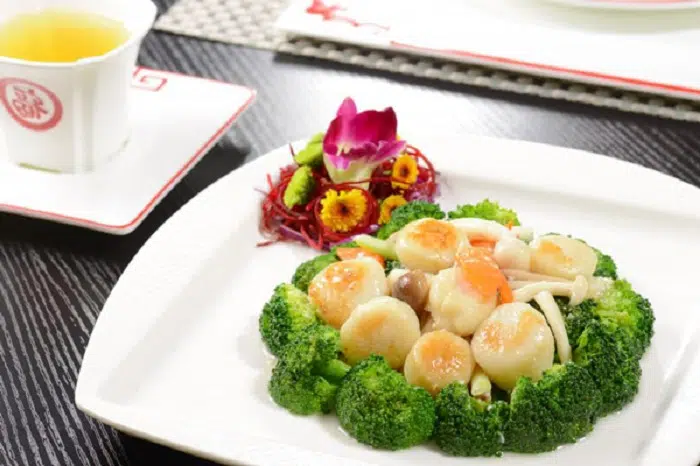 cồi sò điệp xào bông cải