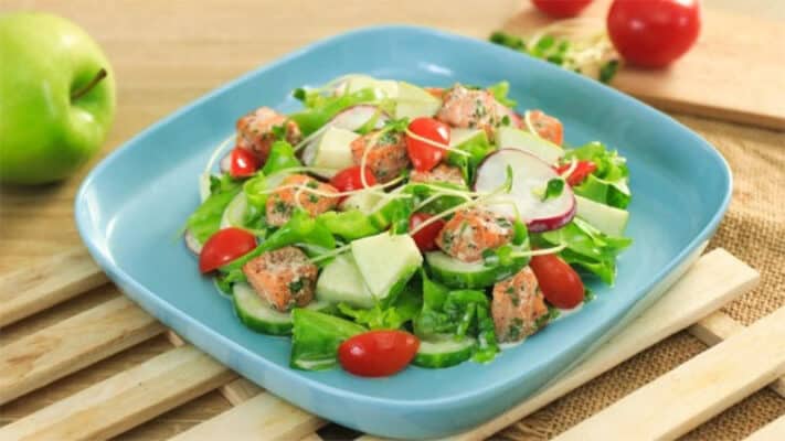 salad cá hồi sữa chua