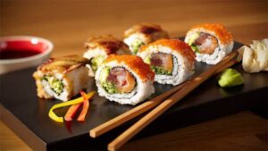 Sushi trứng cá hồi