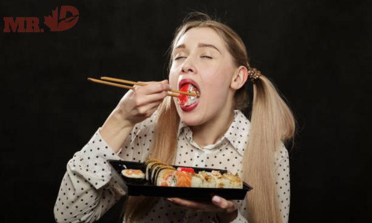 Nguy cơ tiềm ẩn khi bà bầu ăn sushi, sashimi cá hồi