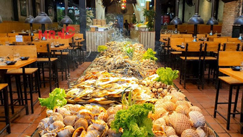 Mách bạn 8 quán buffet Hóc Môn ăn hải sản thả ga chỉ từ 123K