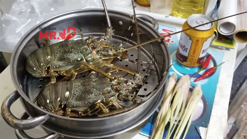 Luộc tôm hùm bao nhiêu phút thì chín?