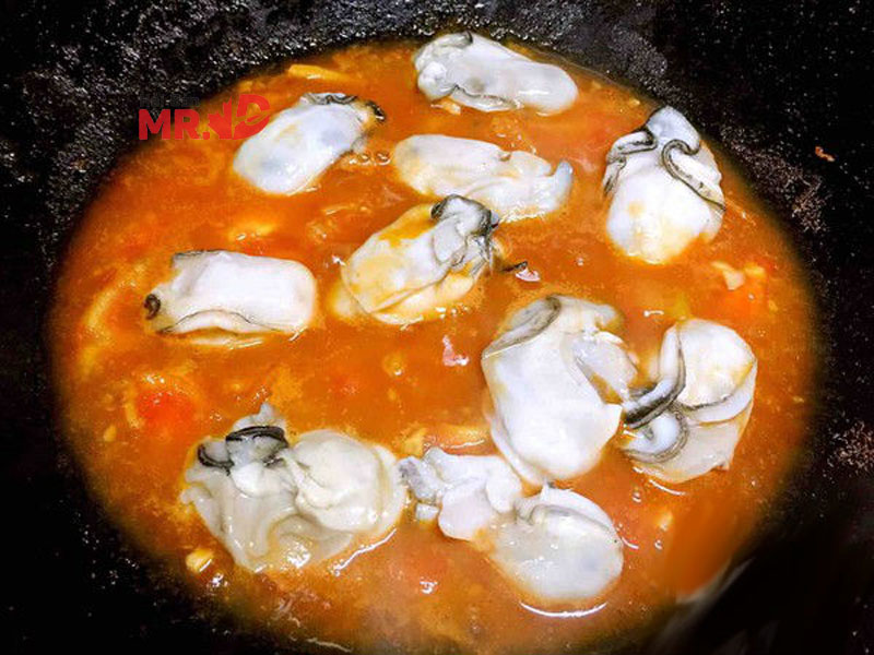 Hướng dẫn chi tiết cách nấu hàu sốt cà chua chuẩn nhất